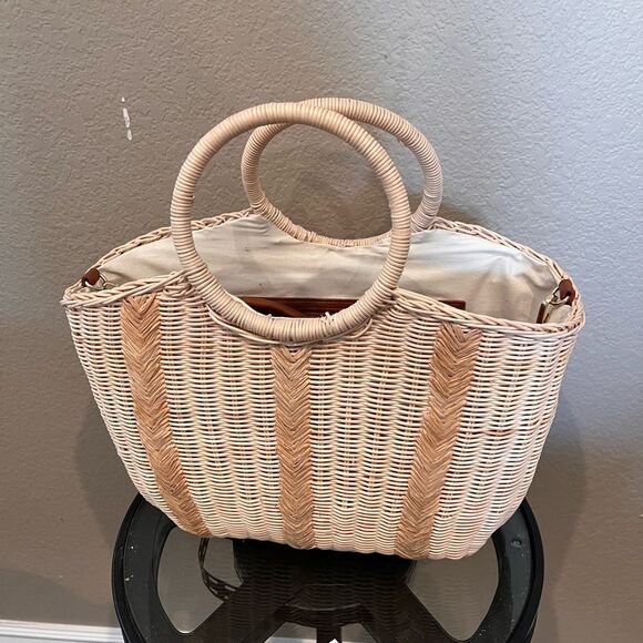 Nordstrom Wicker Tote Handbag for Summer Natural Color with leather strap- NEW - Picture 2 of 5